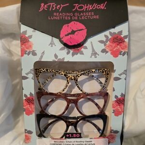 Betsey Johnson Reading Glasses Set